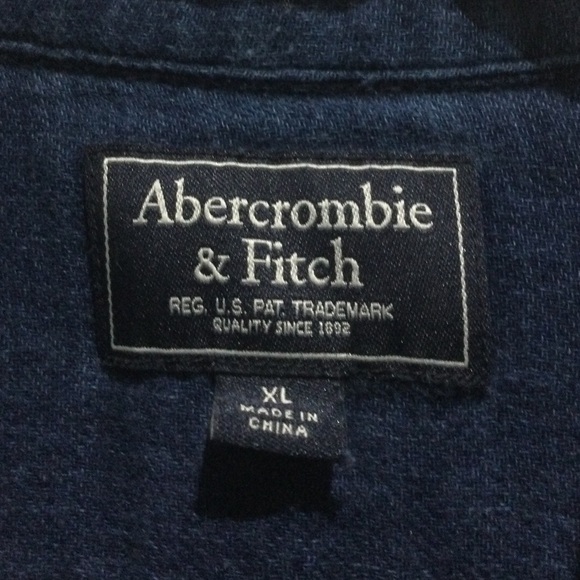 Abercrombie & Fitch Navy Plaid Woven Flannel Button Down Shirt - Picture 2 of 6